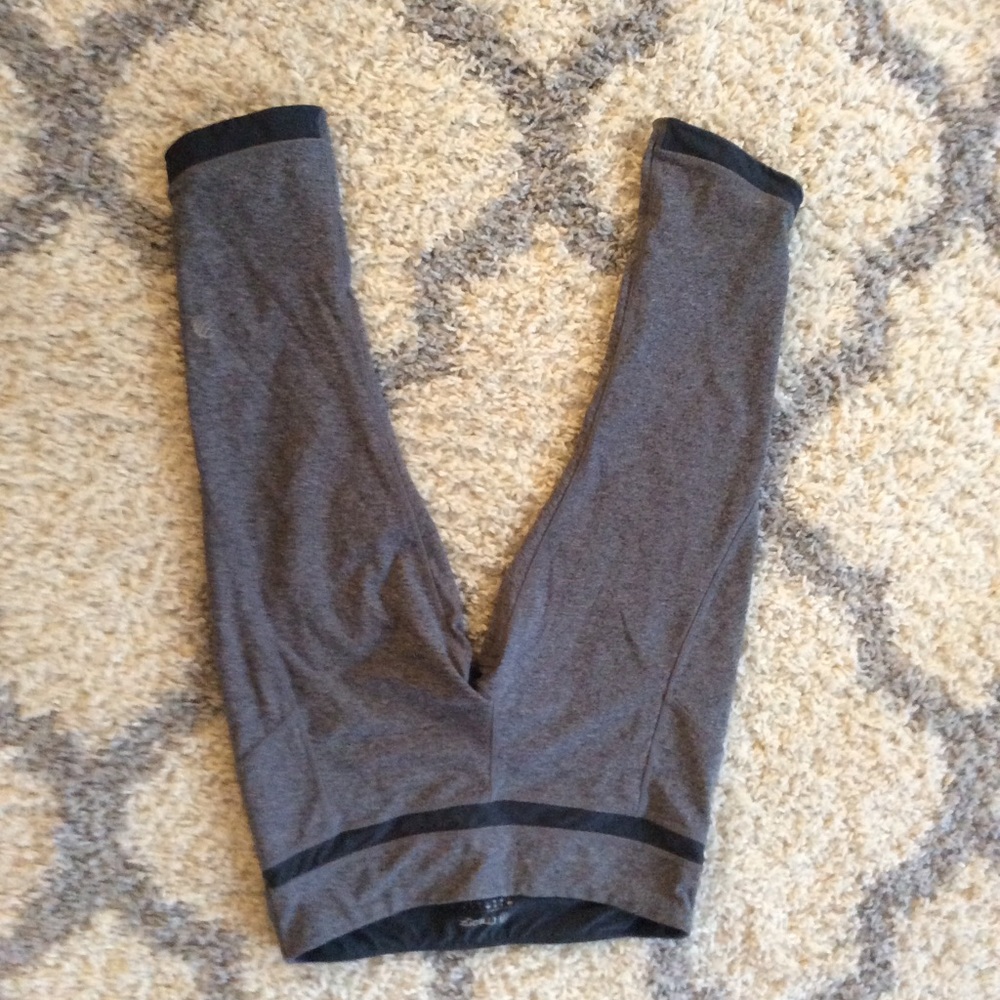 Gray carpi Leggings size medium